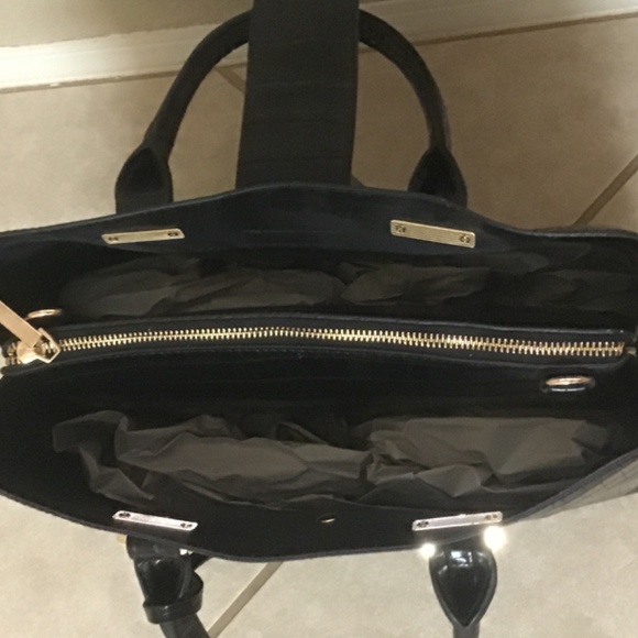 New! Medium Dune Purse - Picture 3 of 4